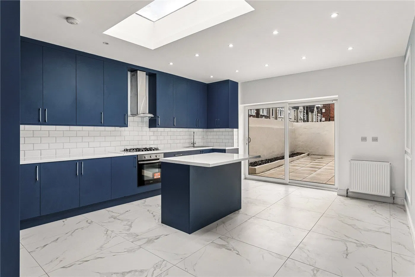 Ashbourne Road, Mitcham, CR4 - image 1
