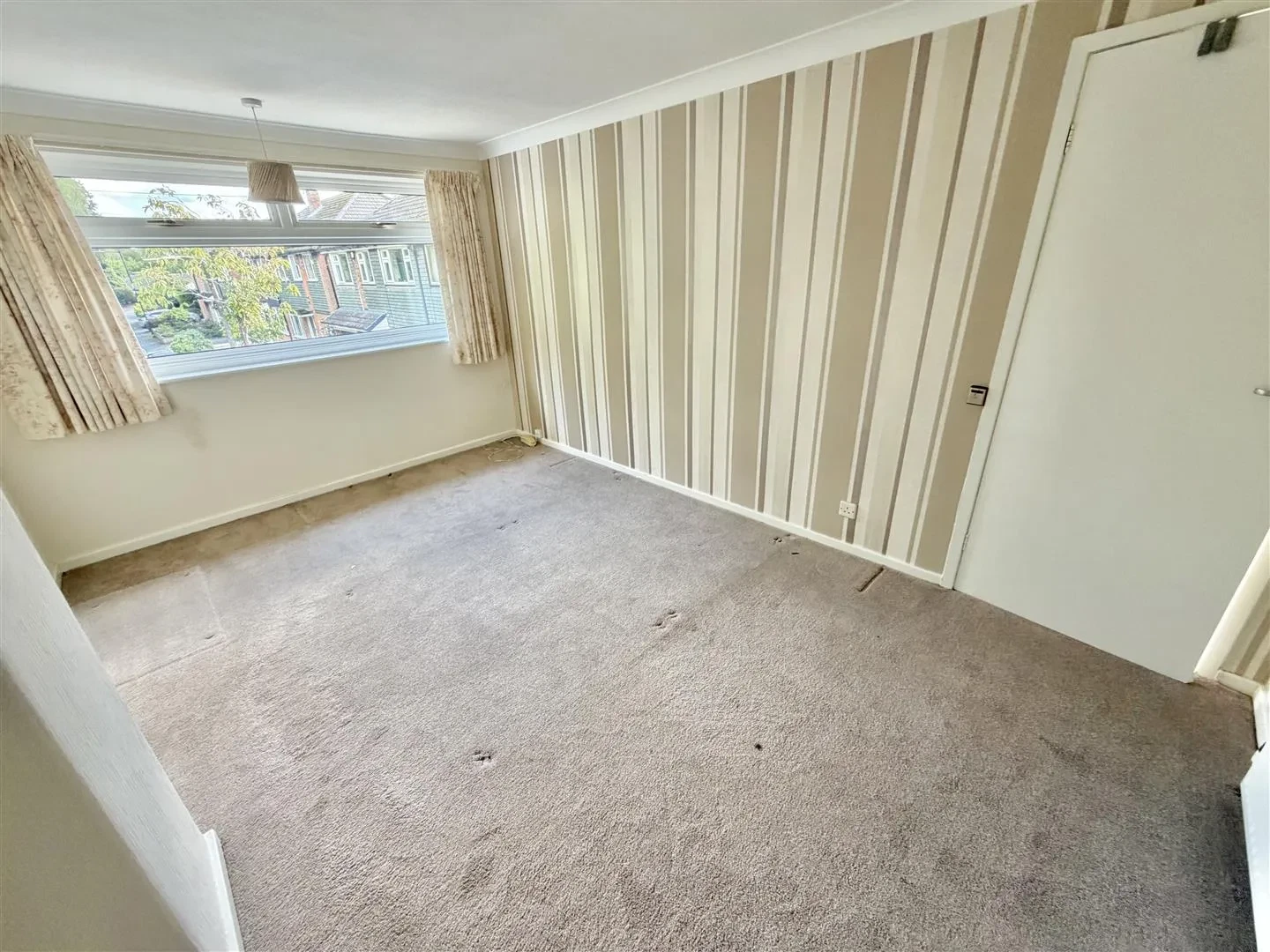 Lincoln Grove, Sale, M33 - image 15
