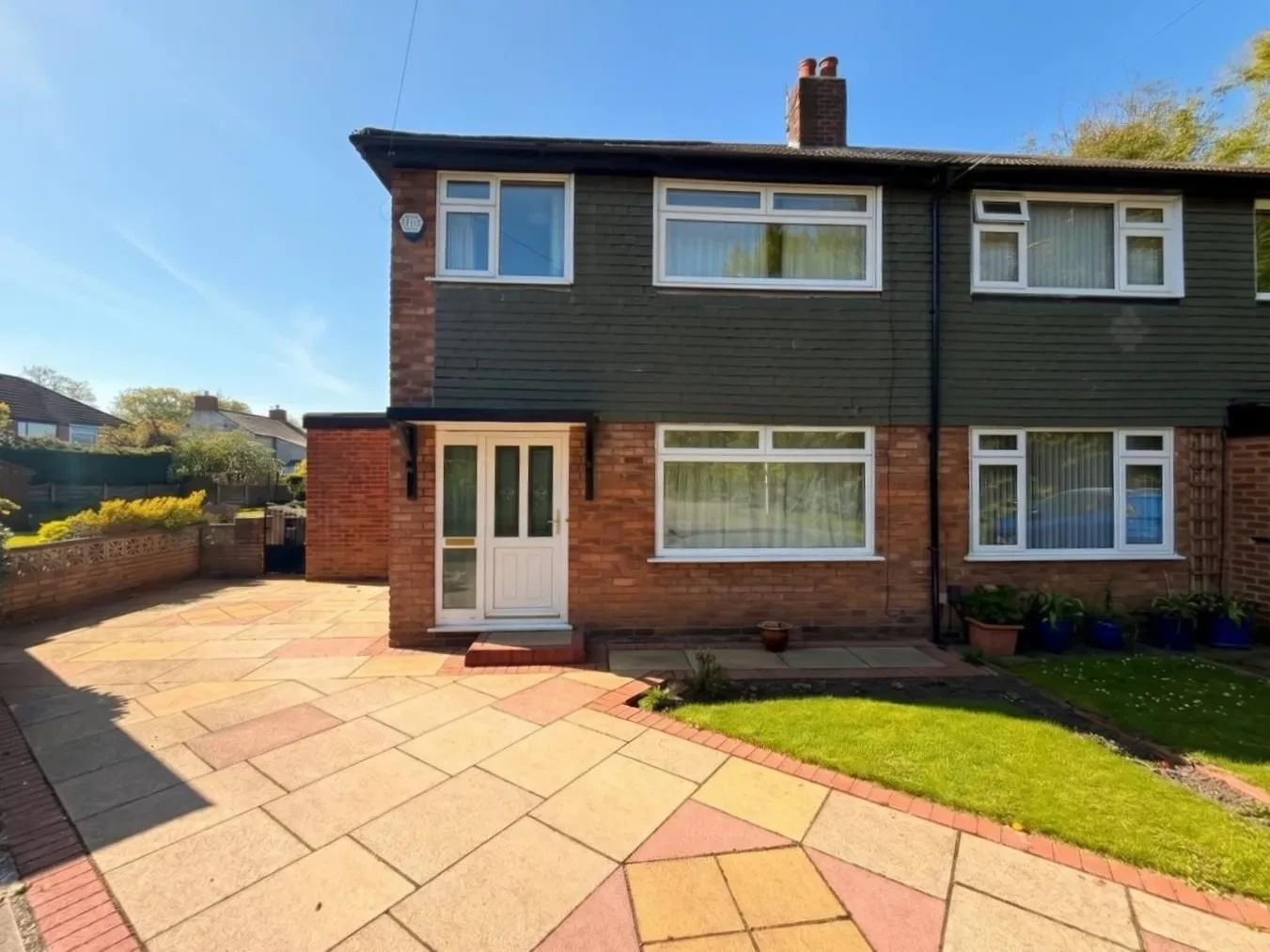 Lincoln Grove, Sale, M33 - image 1