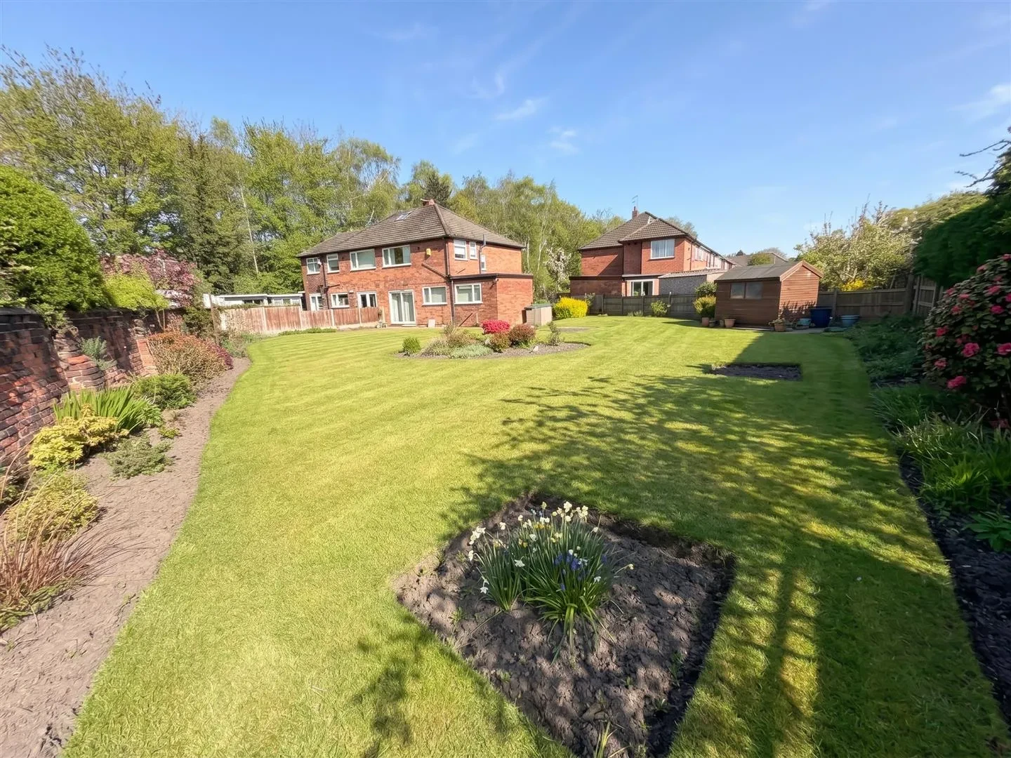 Lincoln Grove, Sale, M33 - image 4