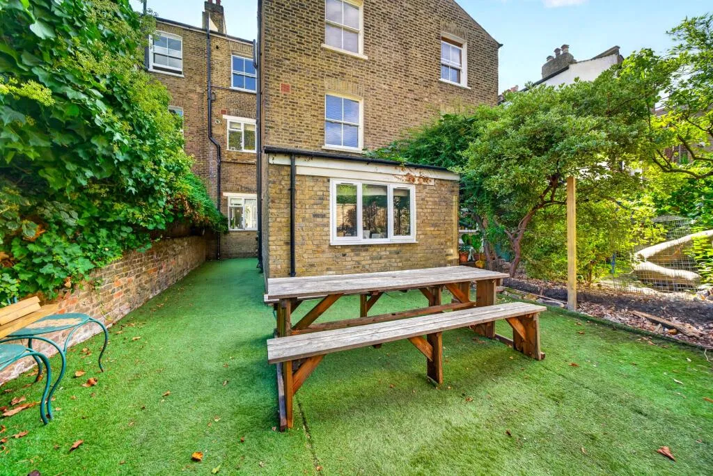 Josephine Avenue, London, SW2 - image 3