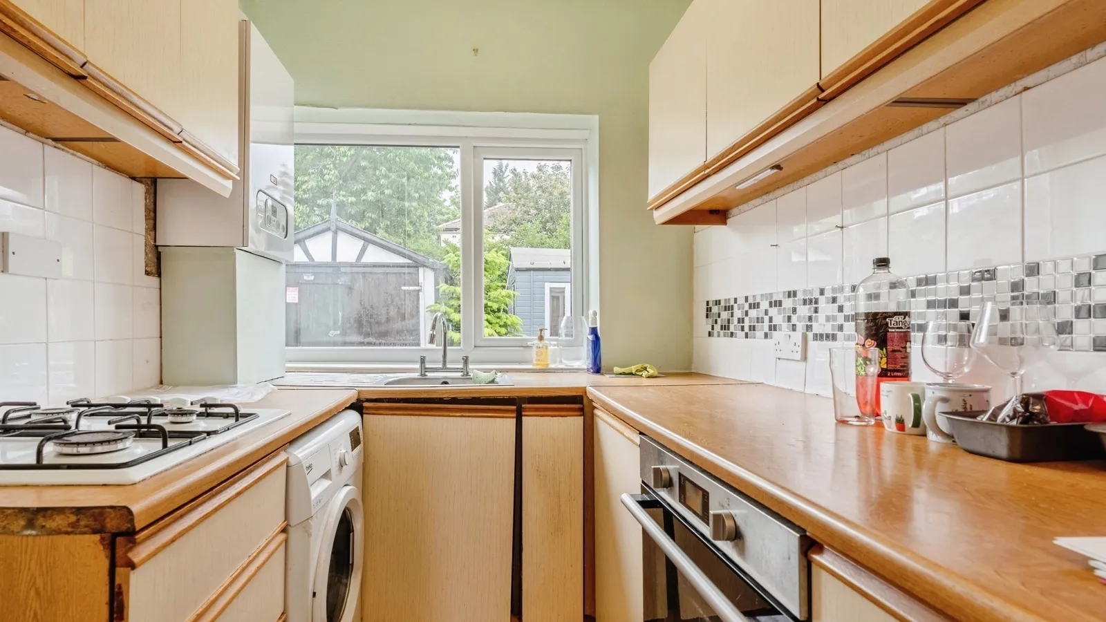 Leamington Avenue, Burnley, Lancashire, BB10 - image 4