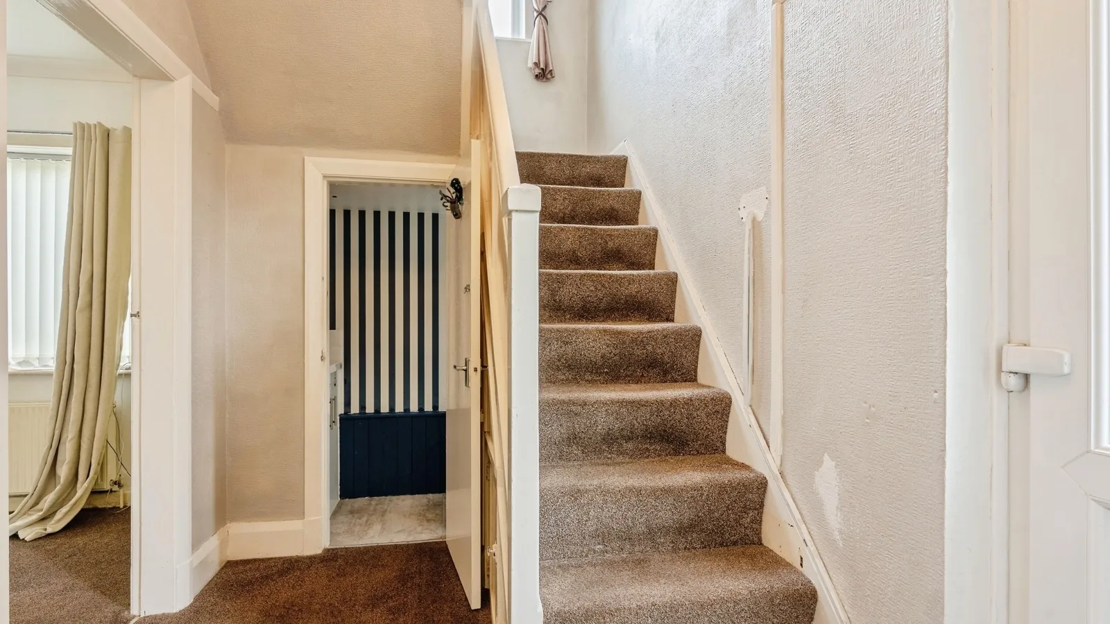 Leamington Avenue, Burnley, Lancashire, BB10 - image 8