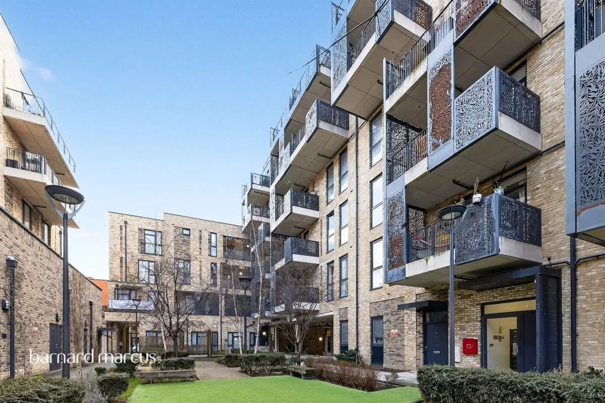 2 Amelia Street, London - image 1