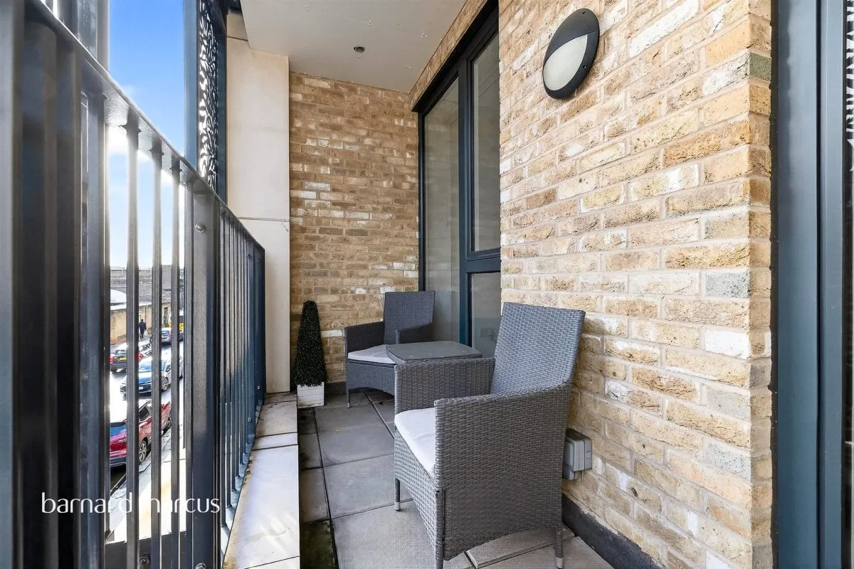 2 Amelia Street, London - image 3