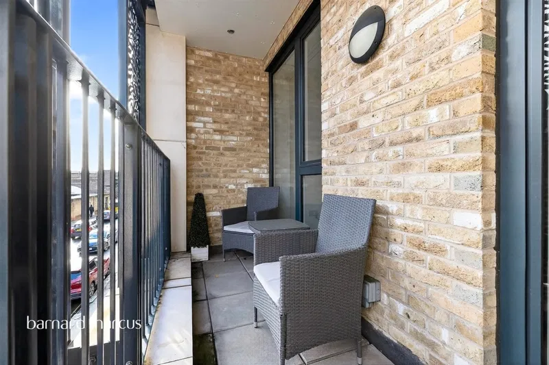 2 Amelia Street, London - image 3