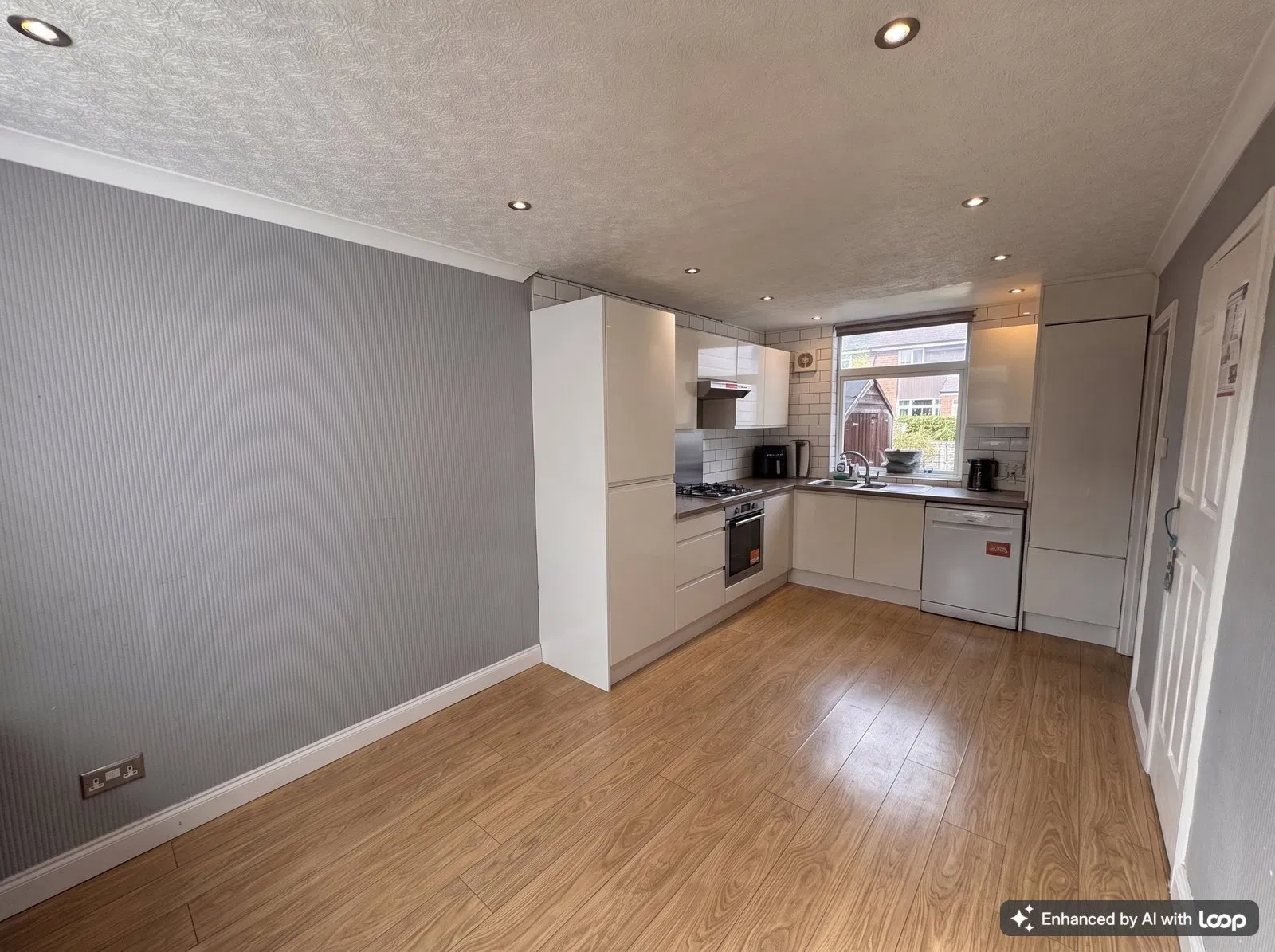 Goodwood Avenue, Sale, M33 4QL - image 1
