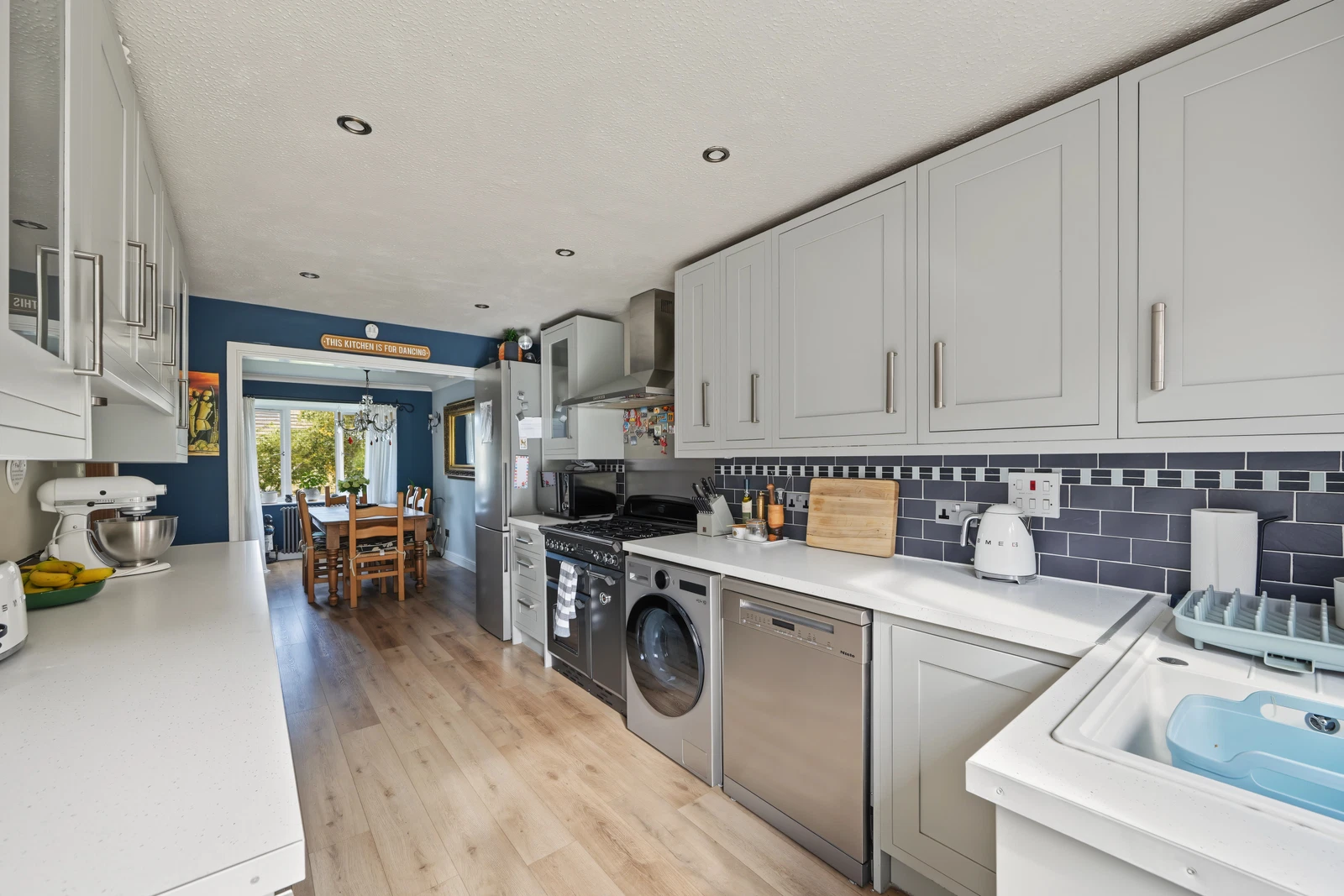 Warneford Road, Cowlersley, HD4 - image 12