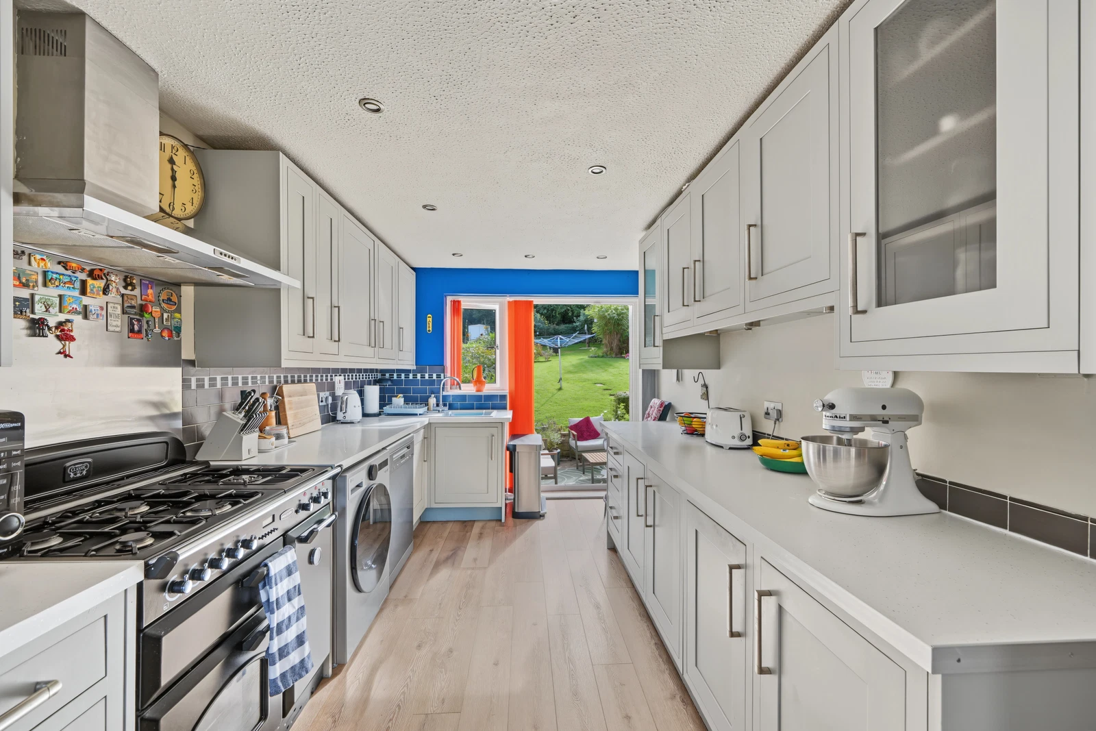 Warneford Road, Cowlersley, HD4 - image 13
