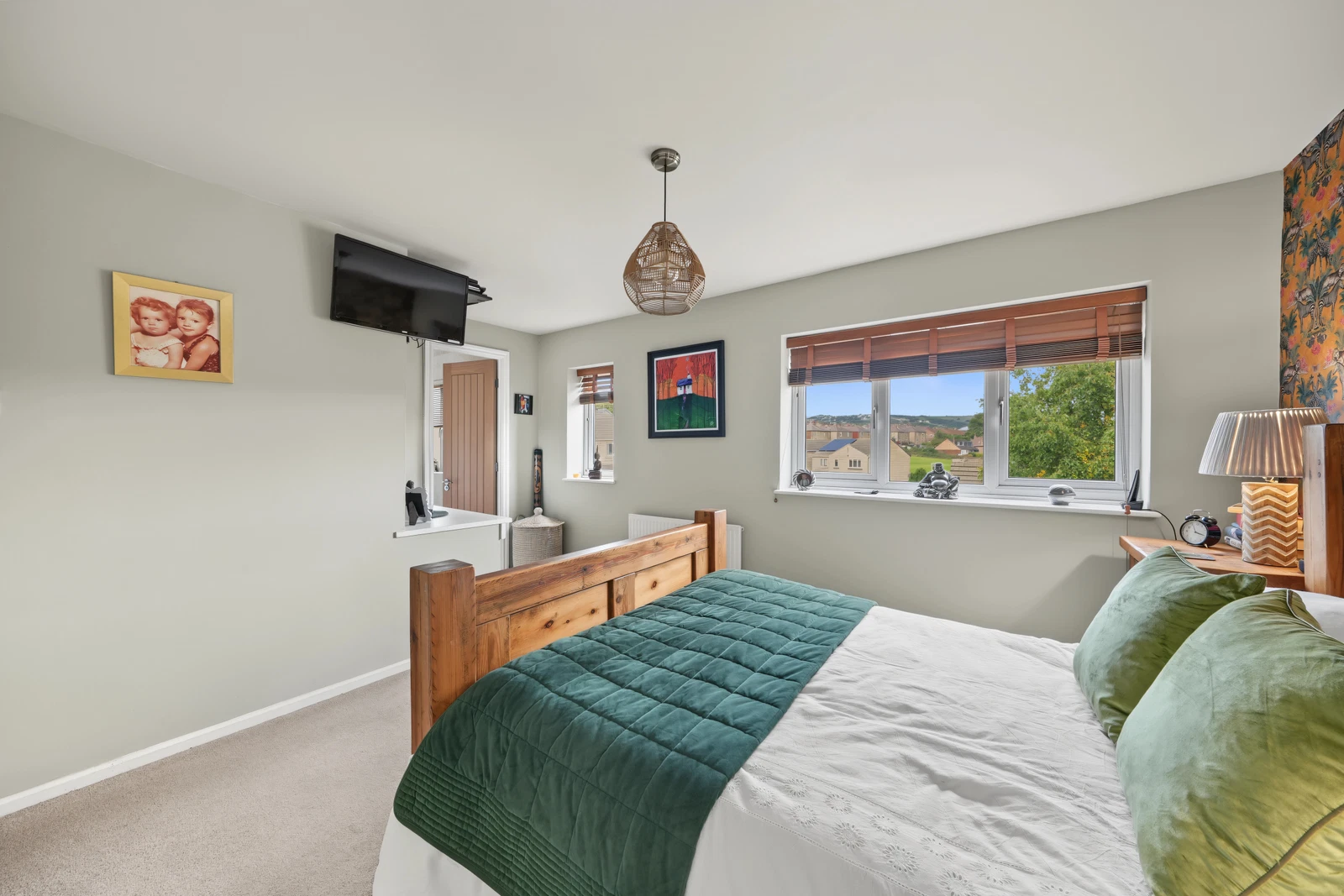 Warneford Road, Cowlersley, HD4 - image 17