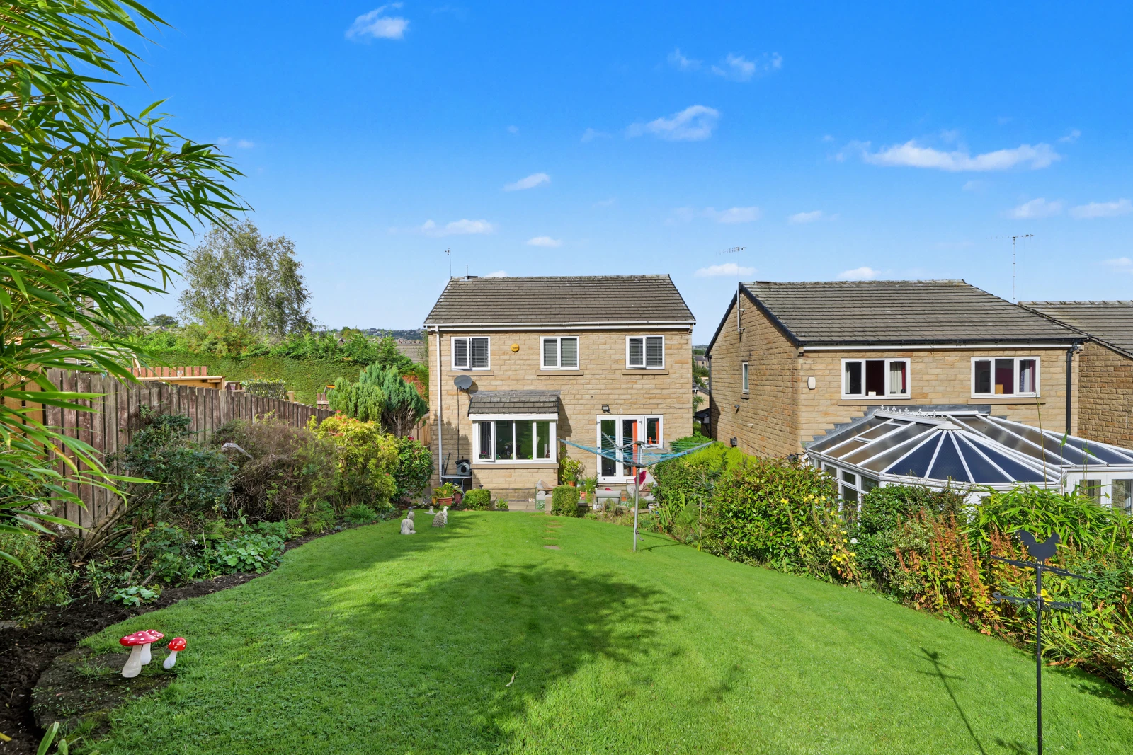 Warneford Road, Cowlersley, HD4 - image 32