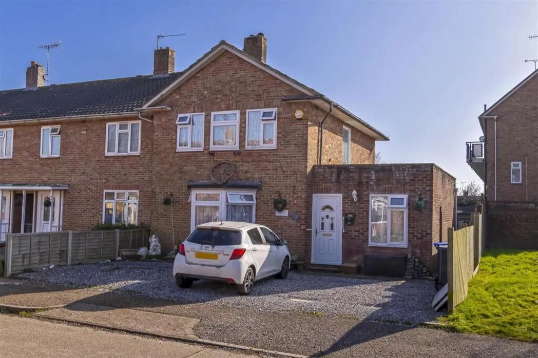 Maybridge Square, Goring-by-Sea, Worthing, West Sussex, BN12 6HP - image 1