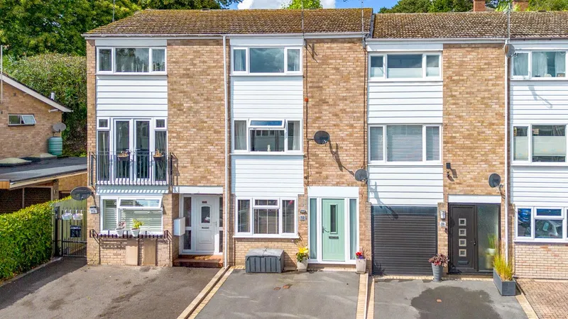 Hawkesworth Drive, Kenilworth, CV8