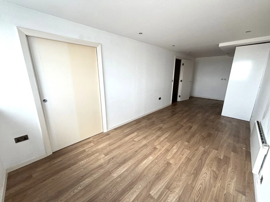 Apartment 2001, Bridgewater Place, Water Lane, Leeds, West Yorkshire, LS11 5QB - image 3