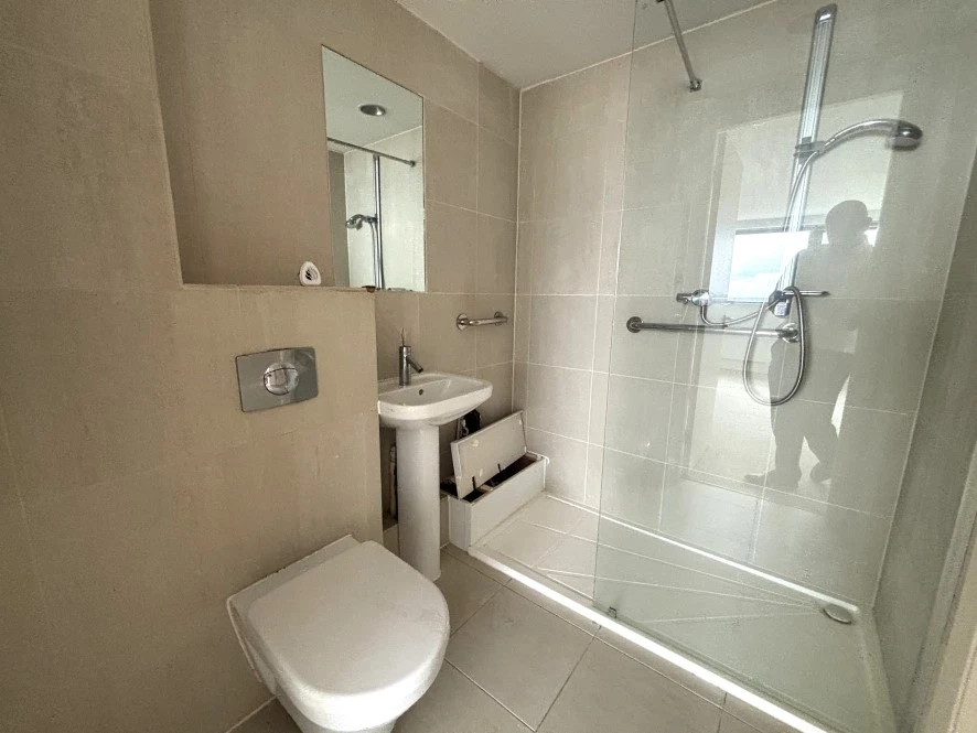 Apartment 2001, Bridgewater Place, Water Lane, Leeds, West Yorkshire, LS11 5QB - image 7