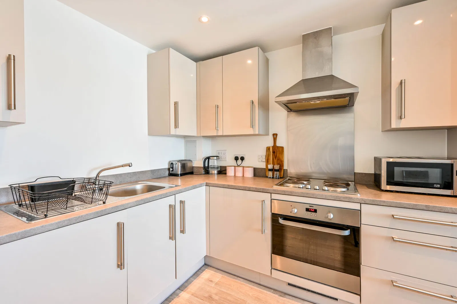 Austen House, Guildford, GU1 - image 4