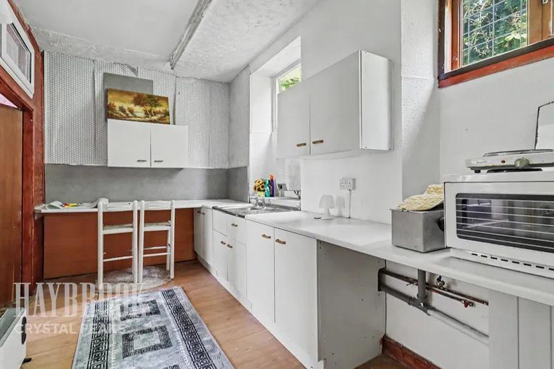 Chesterfield Road, Dronfield, S18 - image 2