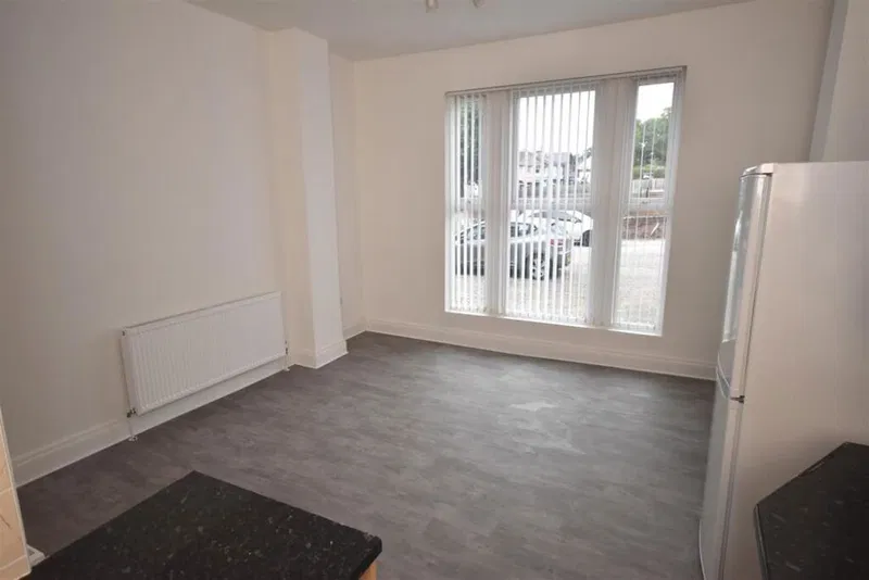 Old Chester Road, Birkenhead, Merseyside, CH42 4NG - image 3