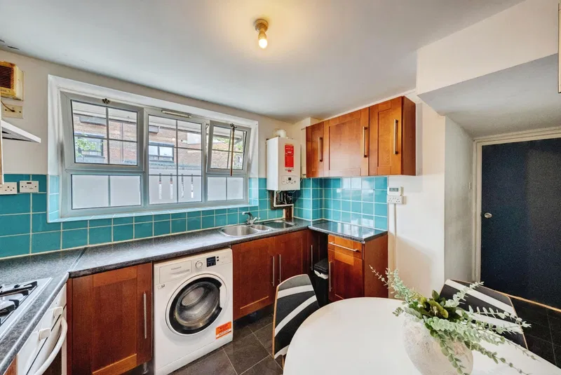 Cahir Street, London, E14 - image 2