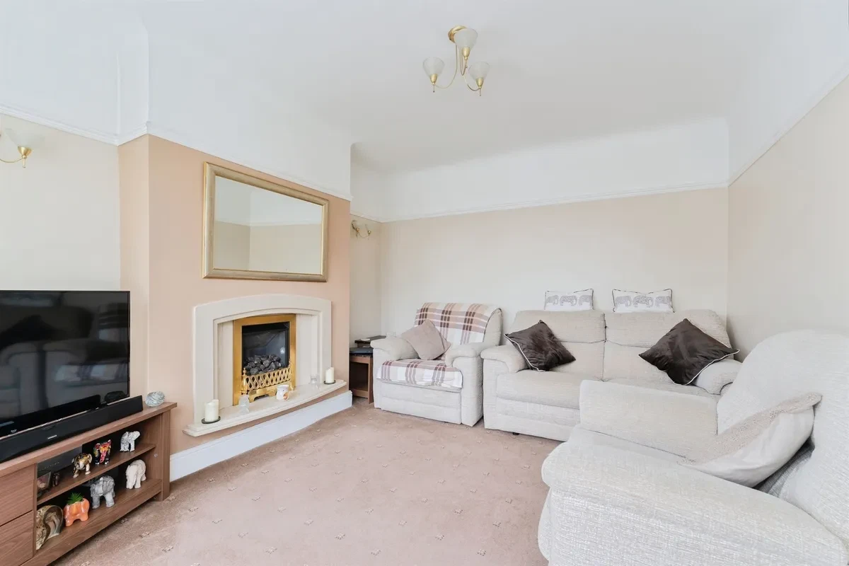 Glenwood Road, Little Sutton, Ellesmere Port - image 12