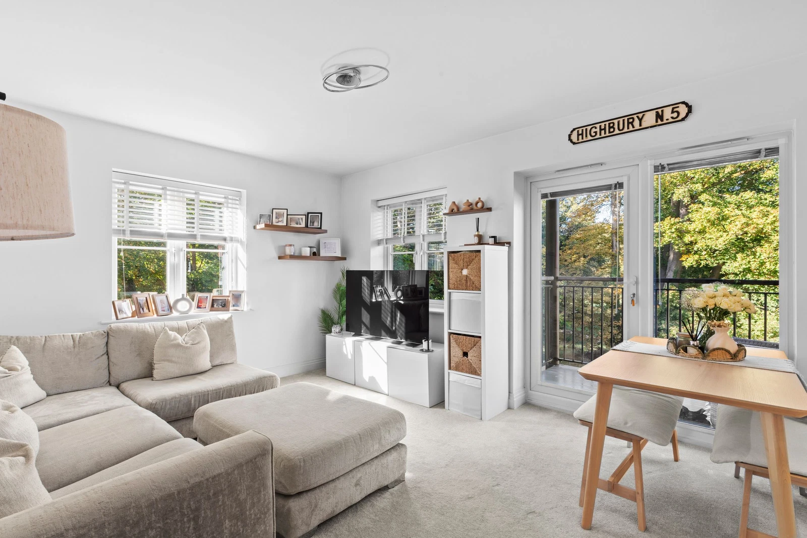 Aspen Road, High Wycombe, HP10 - image 2