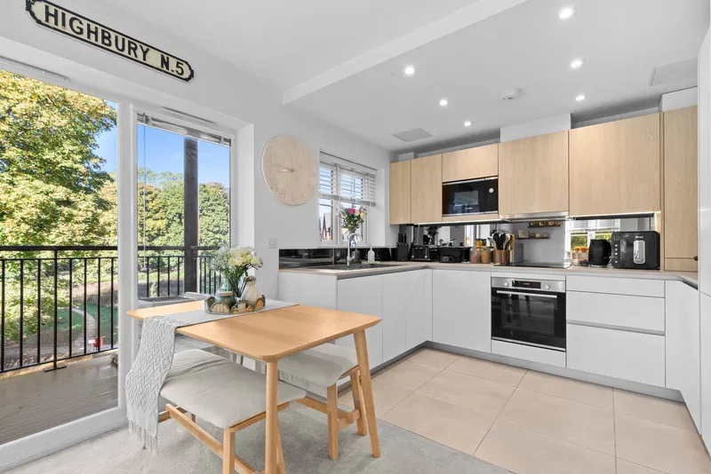 Aspen Road, High Wycombe, HP10 - image 3