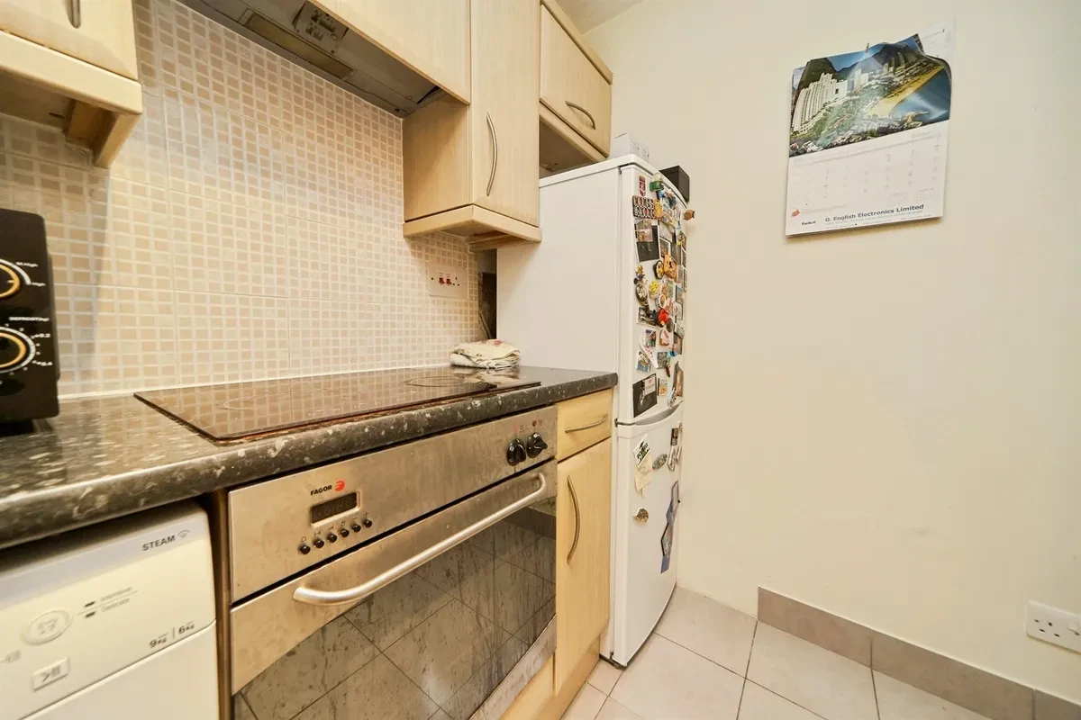 Bolton Grange, Yeadon, Leeds - image 3