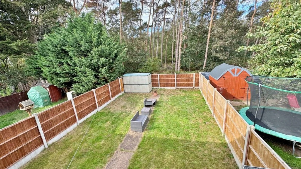 Staverton Crescent, Lincoln, Birchwood - image 11