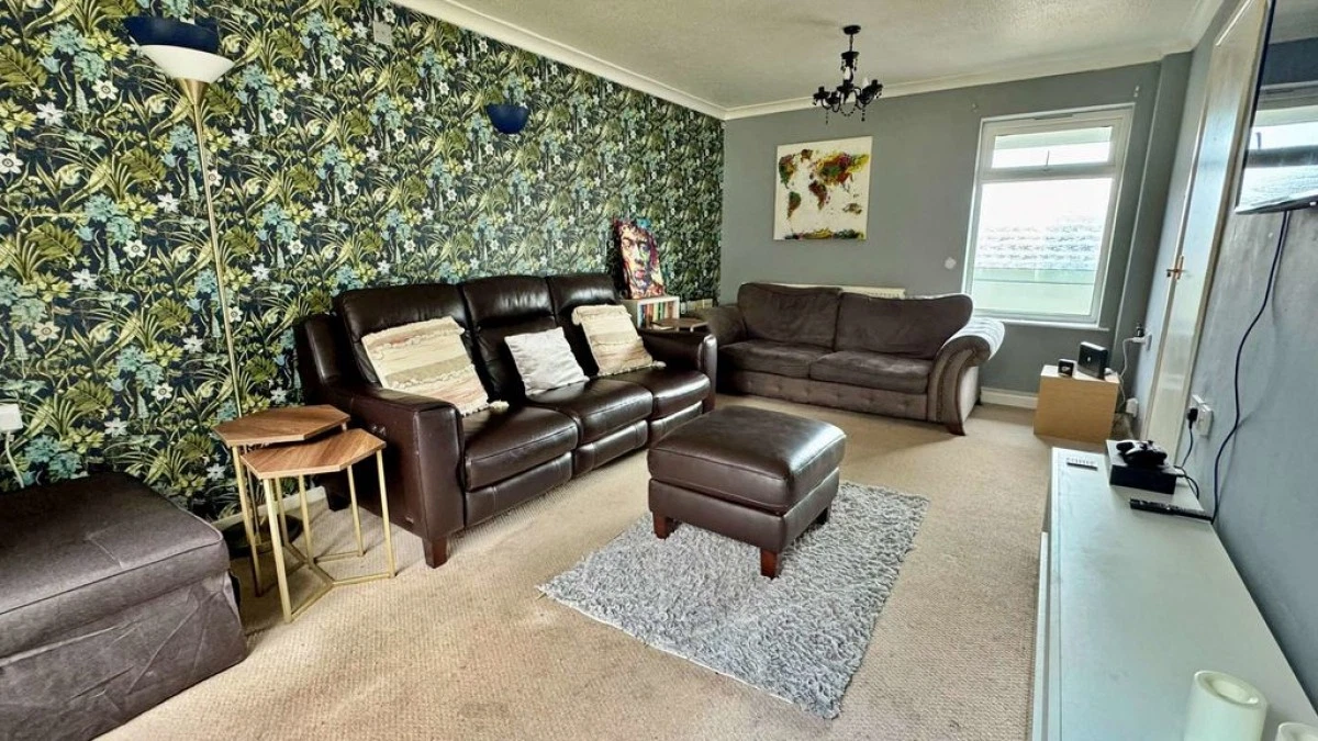 Staverton Crescent, Lincoln, Birchwood - image 4