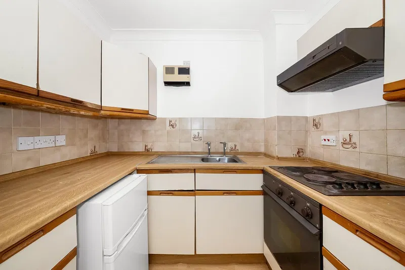 38 Cedar Close, Dulwich, London, SE21 8HX - image 2