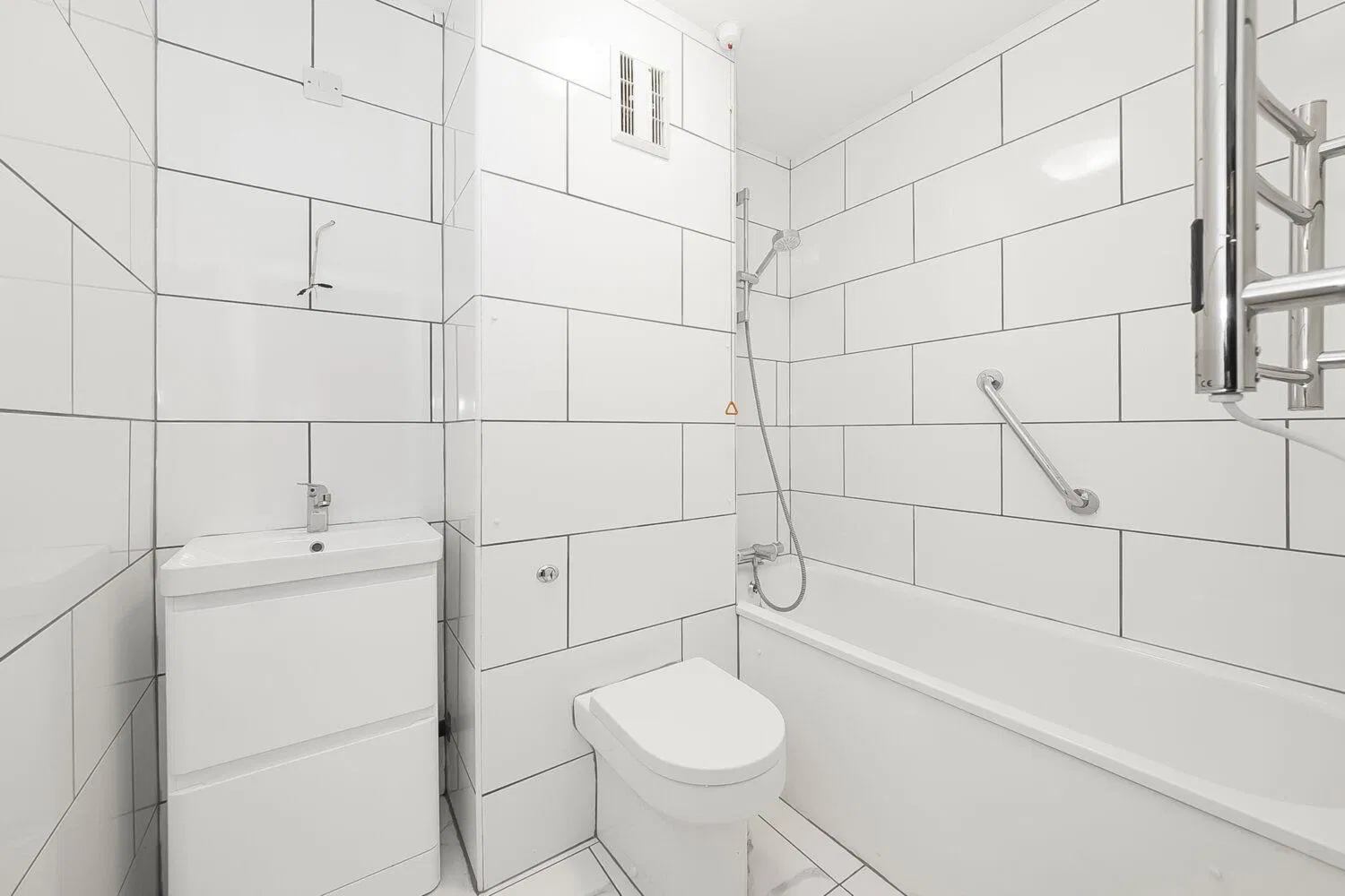 38 Cedar Close, Dulwich, London, SE21 8HX - image 4