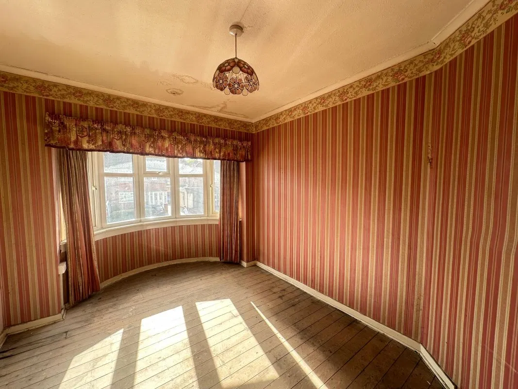 6 Cherry Tree Avenue, Walsall, WS5 4LH - image 2