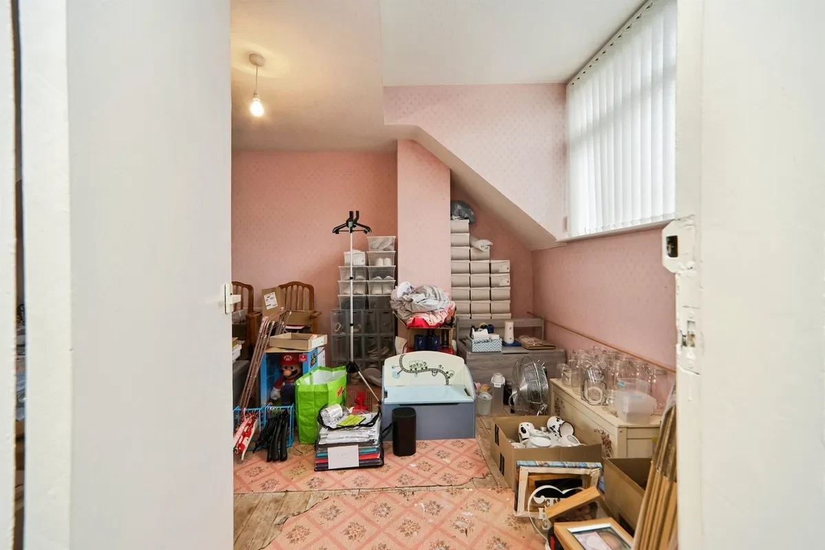 Banksfield Avenue, Yeadon, Leeds - image 12