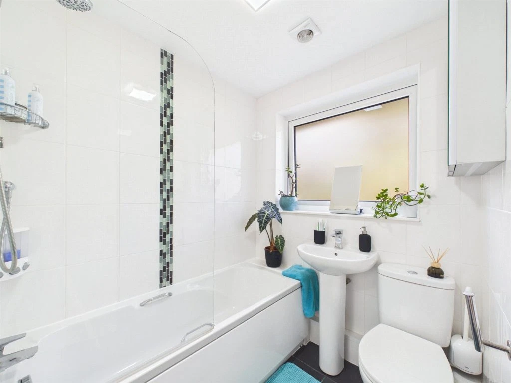 72 Comet Way, Christchurch, Dorset, BH23 4JW - image 6