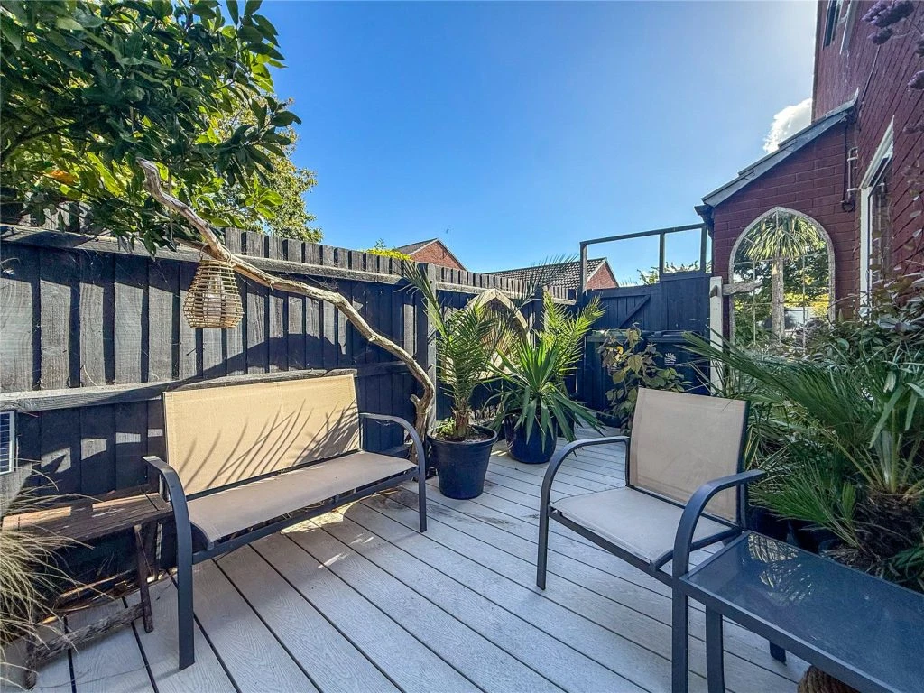 72 Comet Way, Christchurch, Dorset, BH23 4JW - image 8