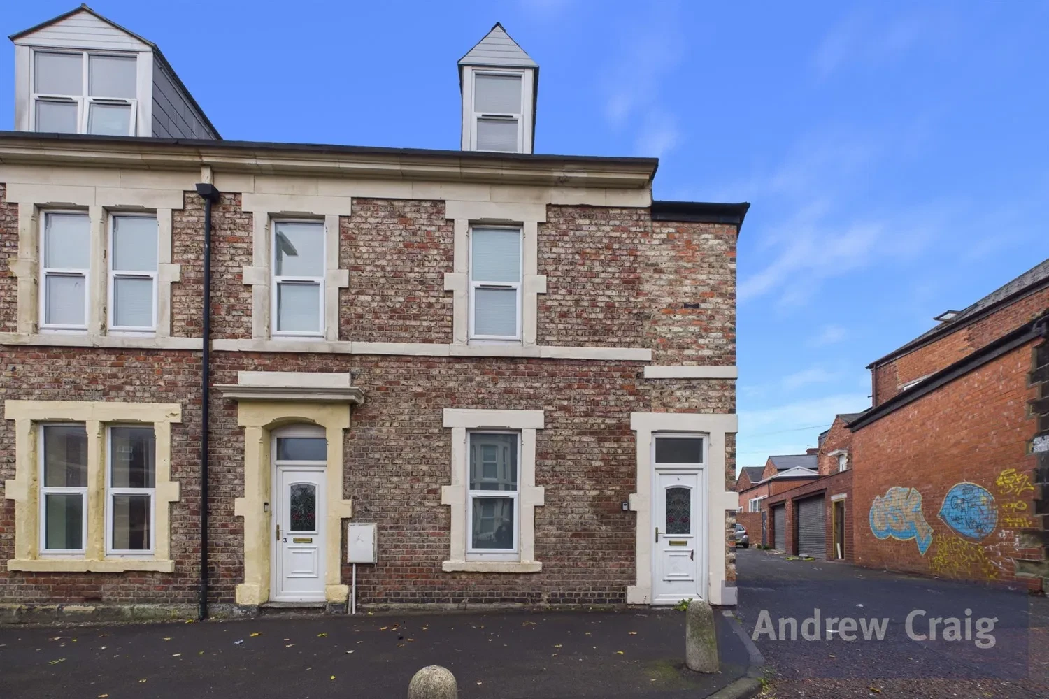 Whitehall Road, Gateshead, NE8 - image 1