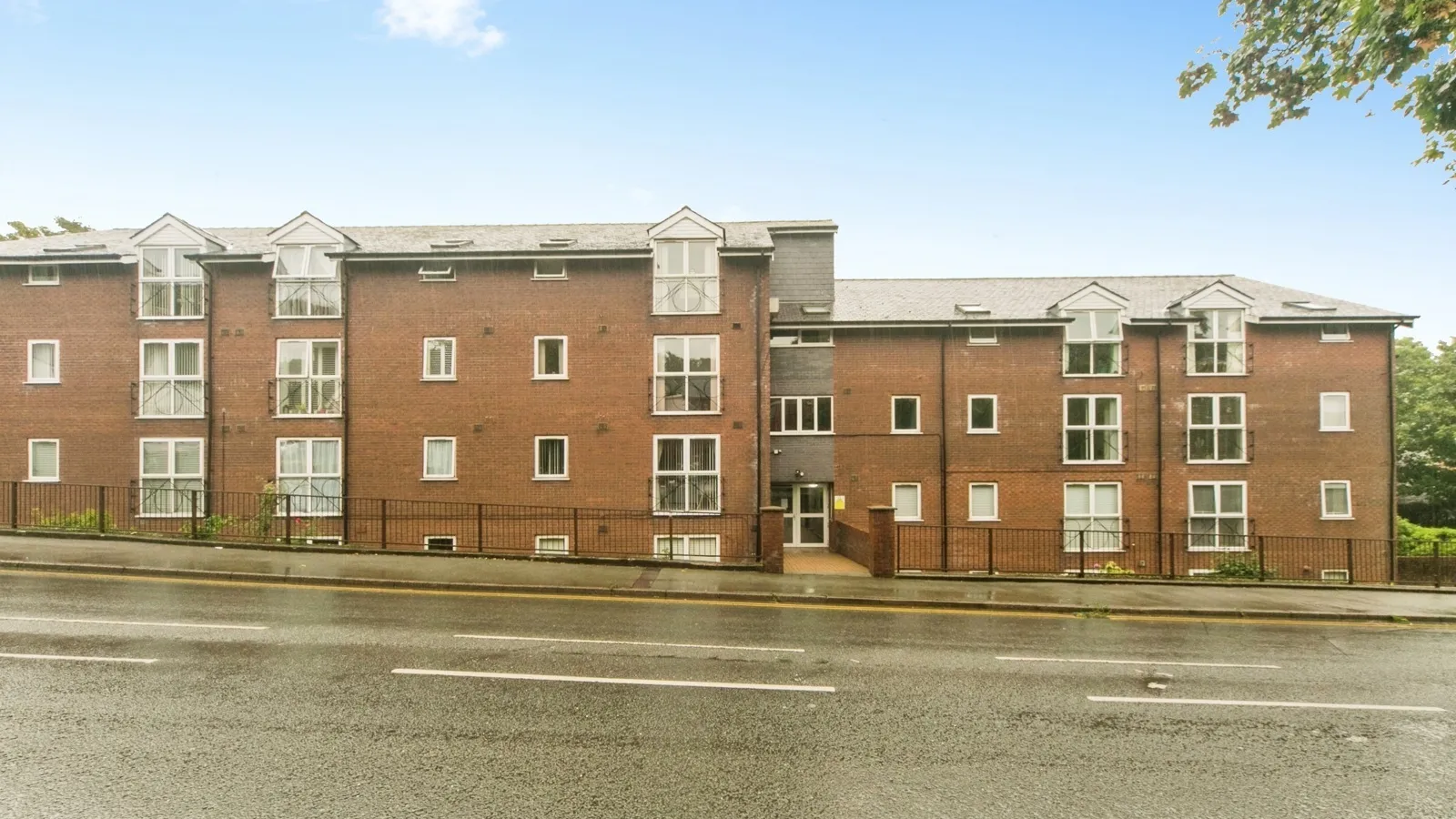 Holyhead Road, Bangor, Gwynedd, LL57 - image 18