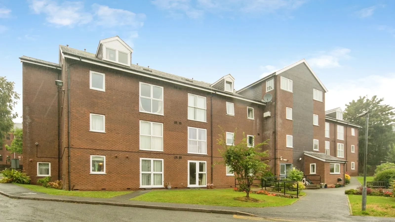 Holyhead Road, Bangor, Gwynedd, LL57 - image 19