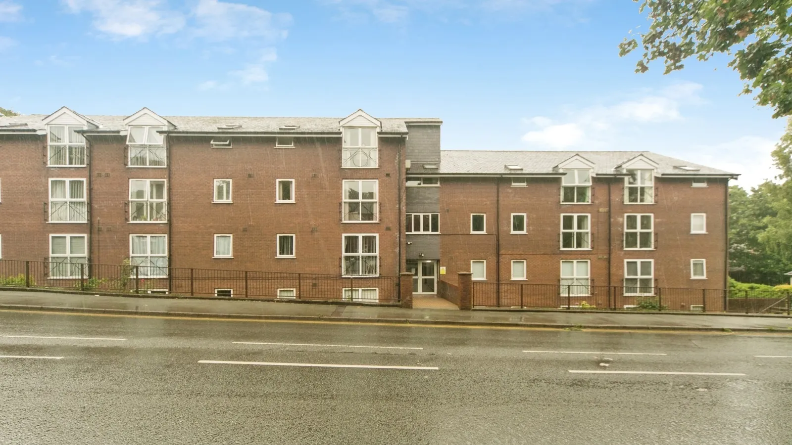 Holyhead Road, Bangor, Gwynedd, LL57 - image 20