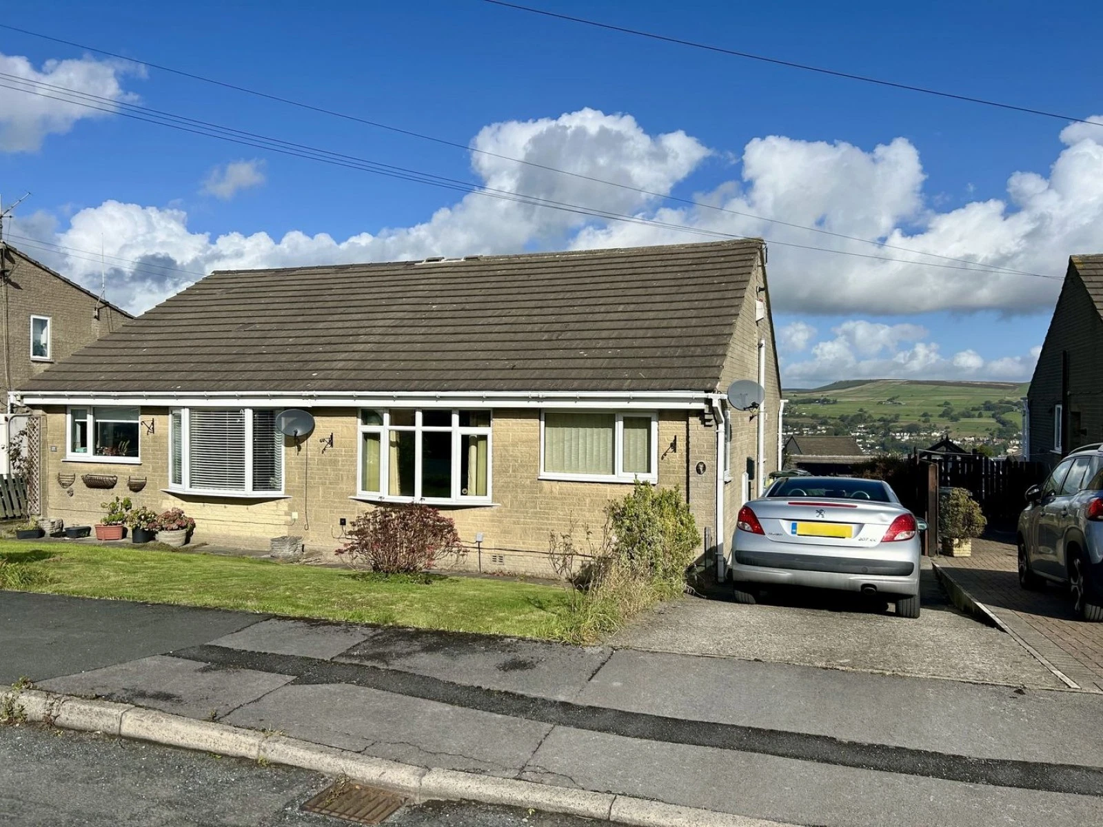 Long Lee, Keighley, West Yorkshire - image 1