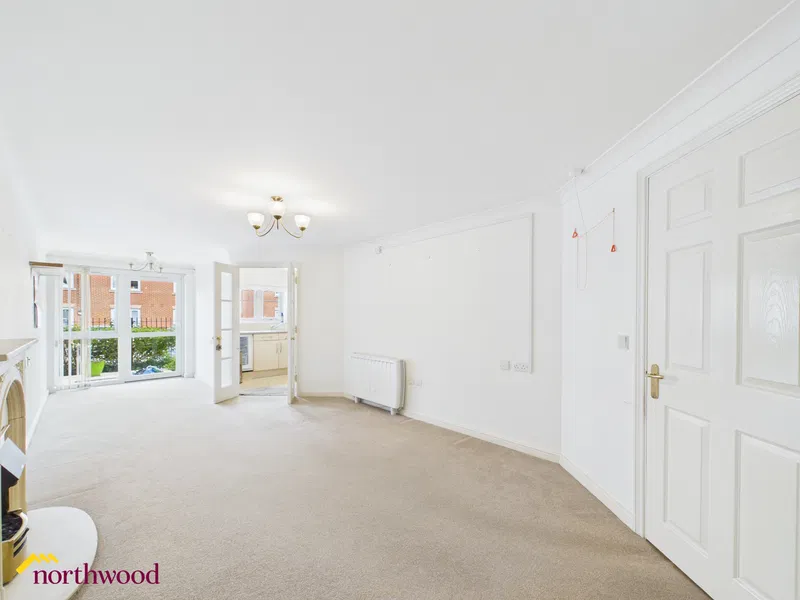 10, Foxhall Court, Oxfordshire, OX16 2AU - image 2
