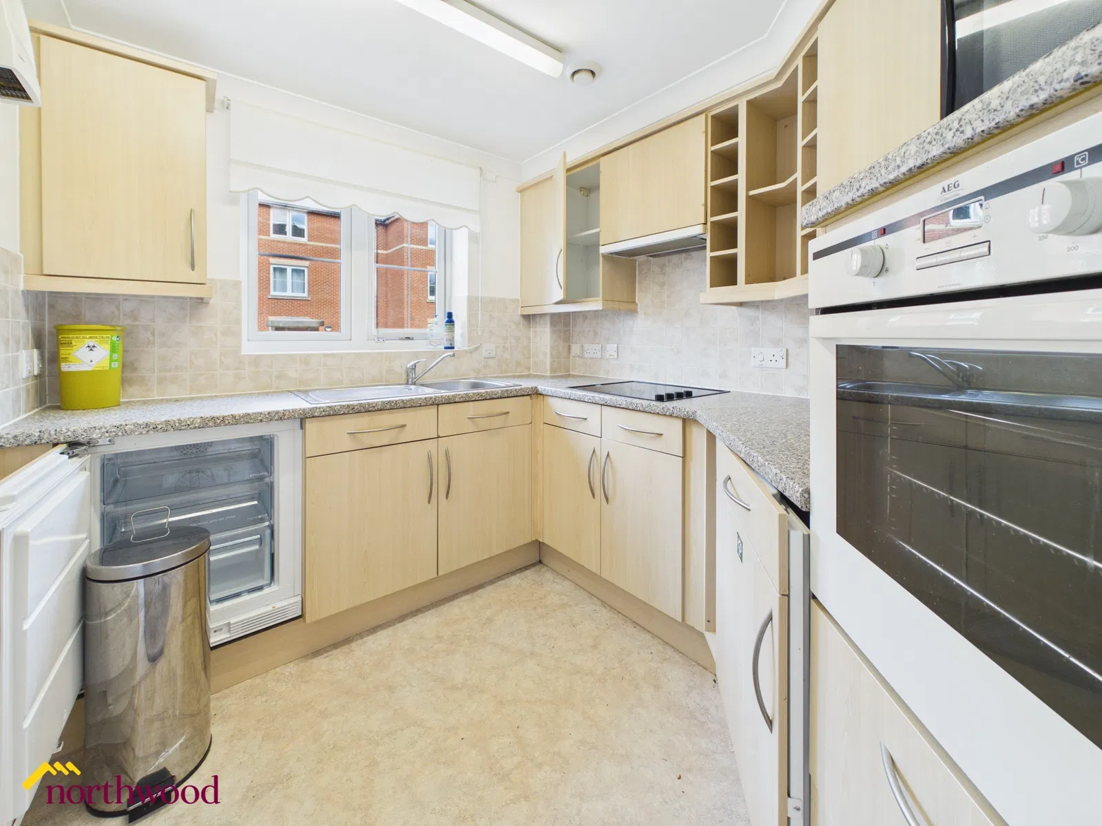 10, Foxhall Court, Oxfordshire, OX16 2AU - image 5