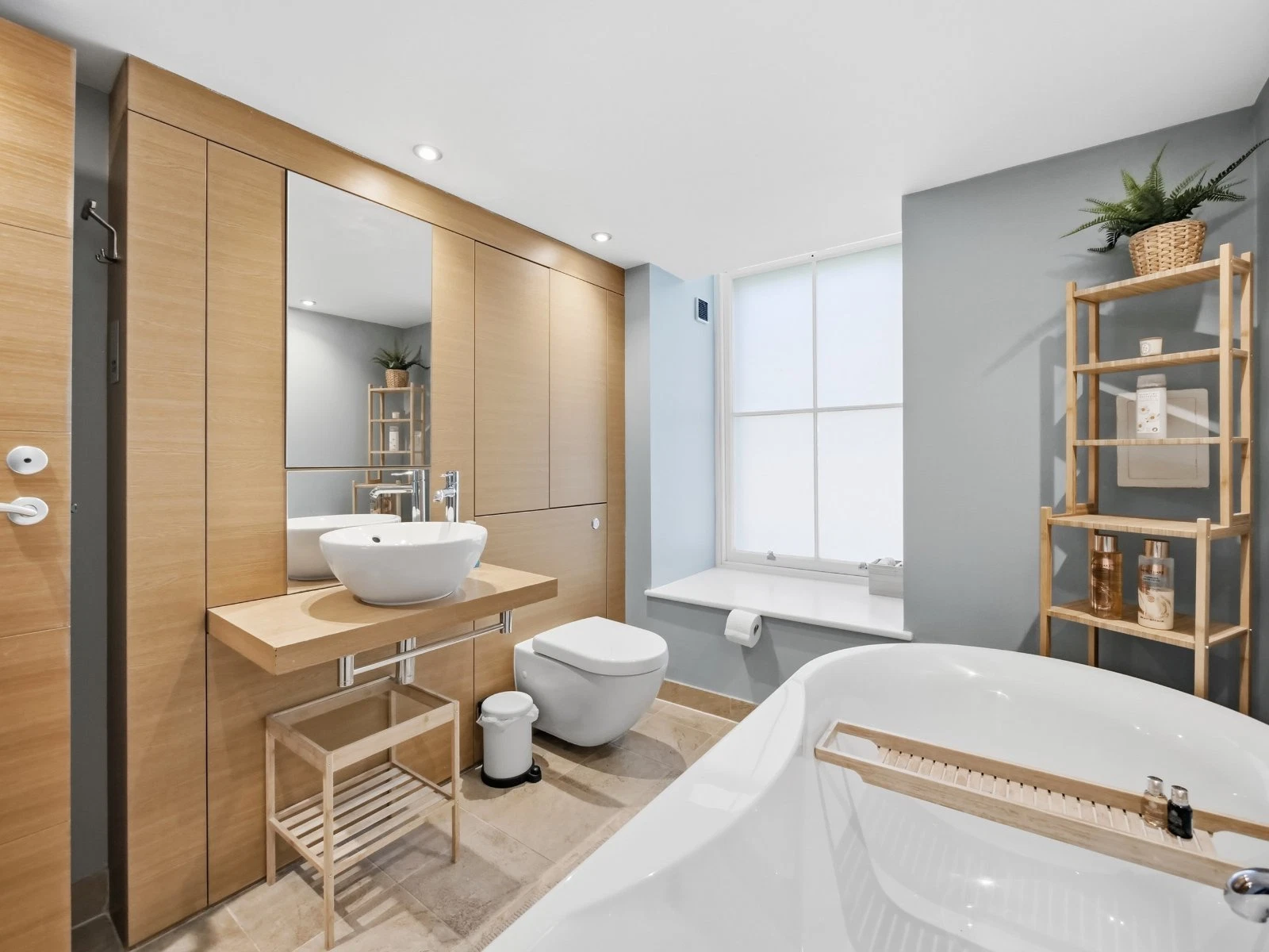 26/2 Simpson Loan, Quartermile, Edinburgh, EH3 - image 14