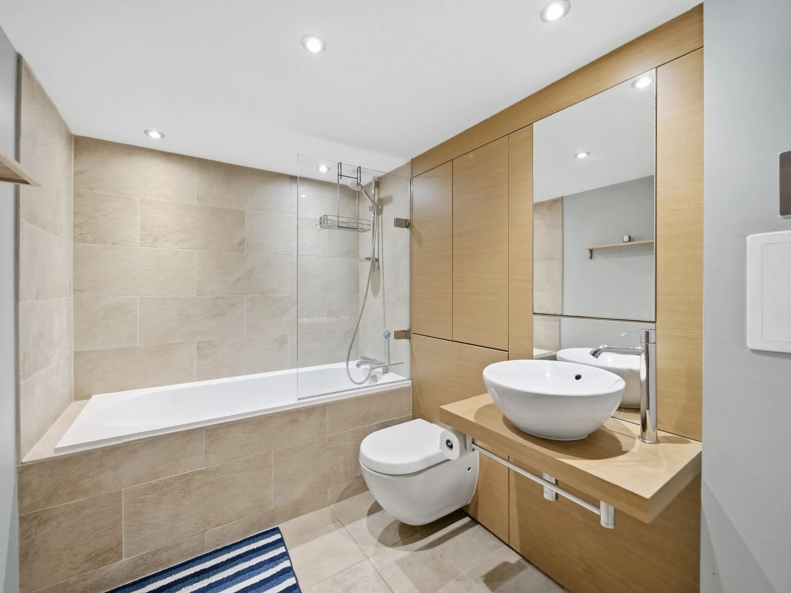 26/2 Simpson Loan, Quartermile, Edinburgh, EH3 - image 16