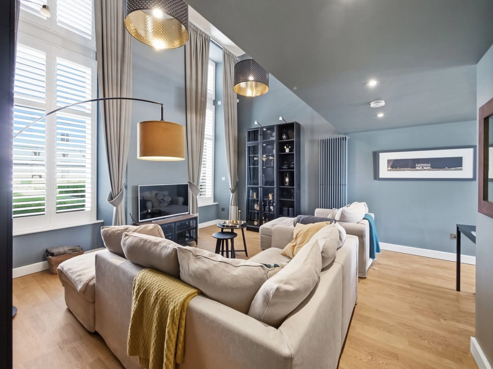26/2 Simpson Loan, Quartermile, Edinburgh, EH3 - image 2