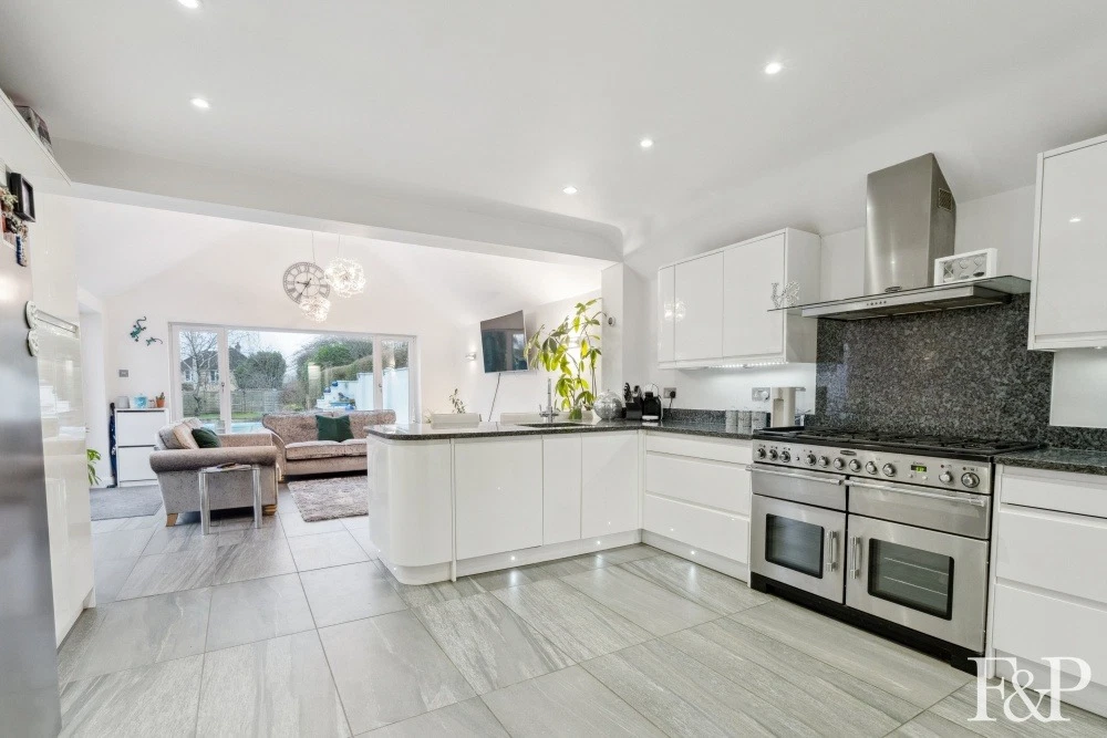 Pinkneys Road, Maidenhead - image 8
