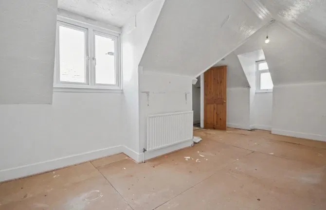 Flat 4, 280 Wimborne Road, Bournemouth, Dorset, BH3 7AT - image 3