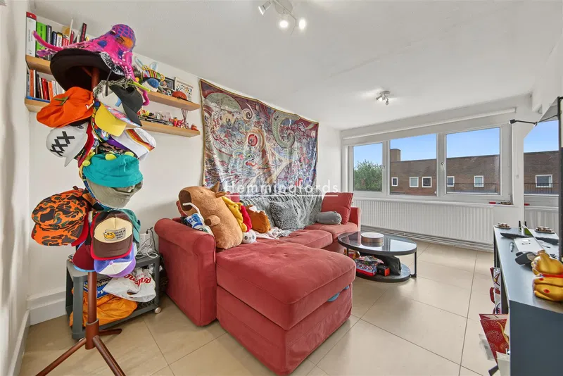 Cowdenbeath Path, Islington, London, N1 0LE
