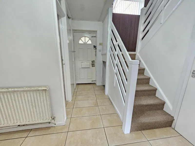 Pheasant Drive, Manchester, M21 - image 2