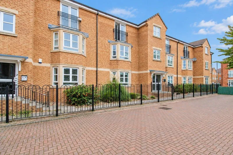 Royal Troon Mews, Wakefield